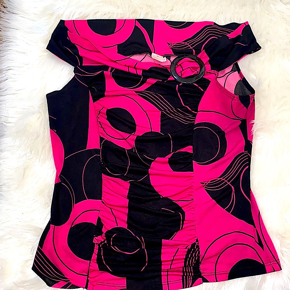 Seventeen Pink and Black Abstract Print Sleeveless Blouse